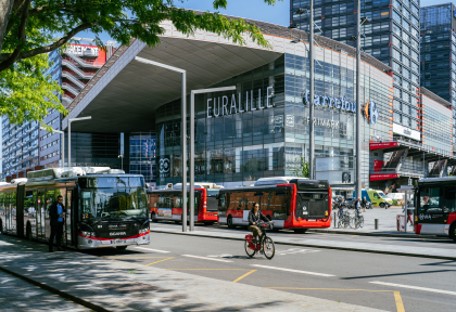 Bus et vélos en libre-service